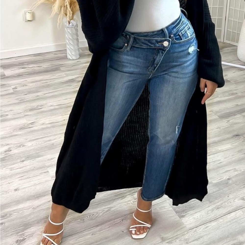 ❥𝐑𝐈𝐒𝐄𝐍 𝐉𝐄𝐀𝐍𝐒: Ankle with Crossbody Button